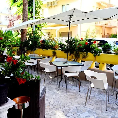 In Guest - New Cirene Double Comfort For Two People Affittacamere Rimini
