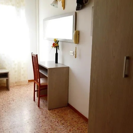 בית הארחה In Guest - New Cirene Double Comfort For Two People *