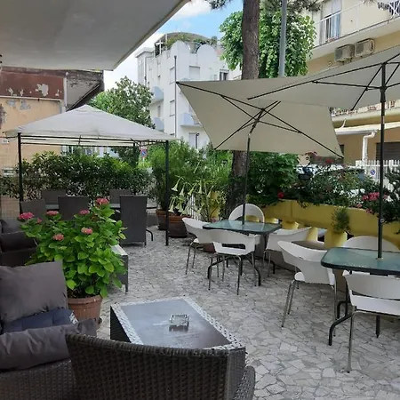 בית הארחה In Guest - New Cirene Double Comfort For Two People