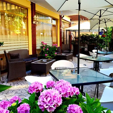 In Guest - New Cirene Double Comfort For Two People בית הארחה *