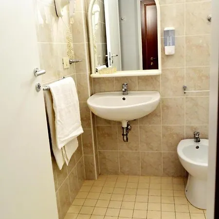 In Guest - New Cirene Double Comfort For Two People Πανσιόν *