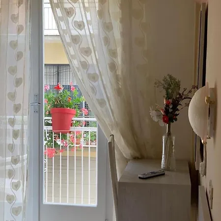 In Guest - New Cirene Double Comfort For Two People Πανσιόν
